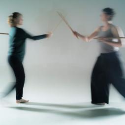 Was sind mögliche therapeutische Ziele? Abgrenzung und Selbstwirksamkeit in Bewegung üben